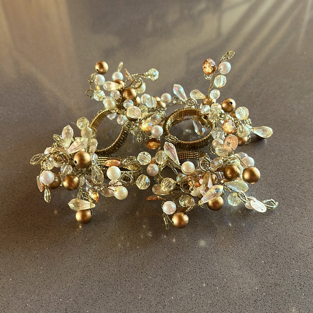 💎💎Beautiful beaded napkin rings (set of 4)🍾🍾